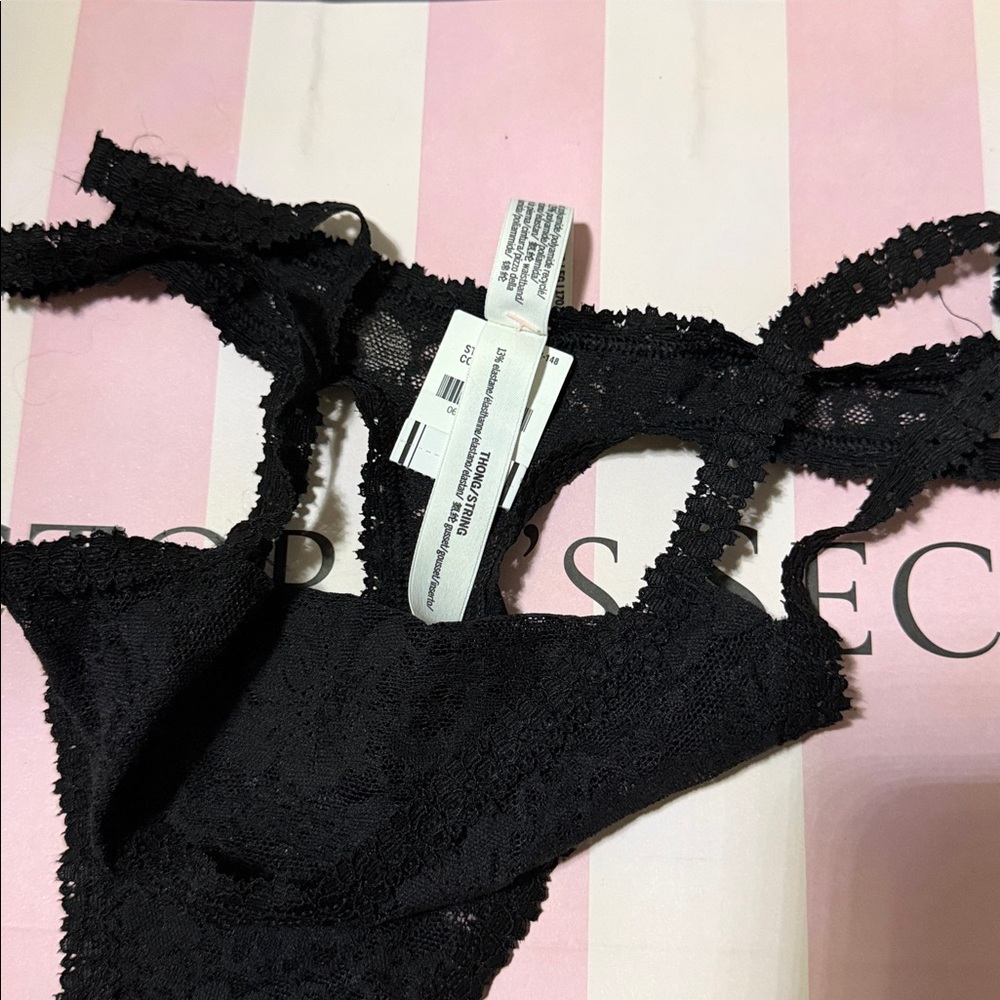 Strappy Black Lace Thong - Picture 5 of 6